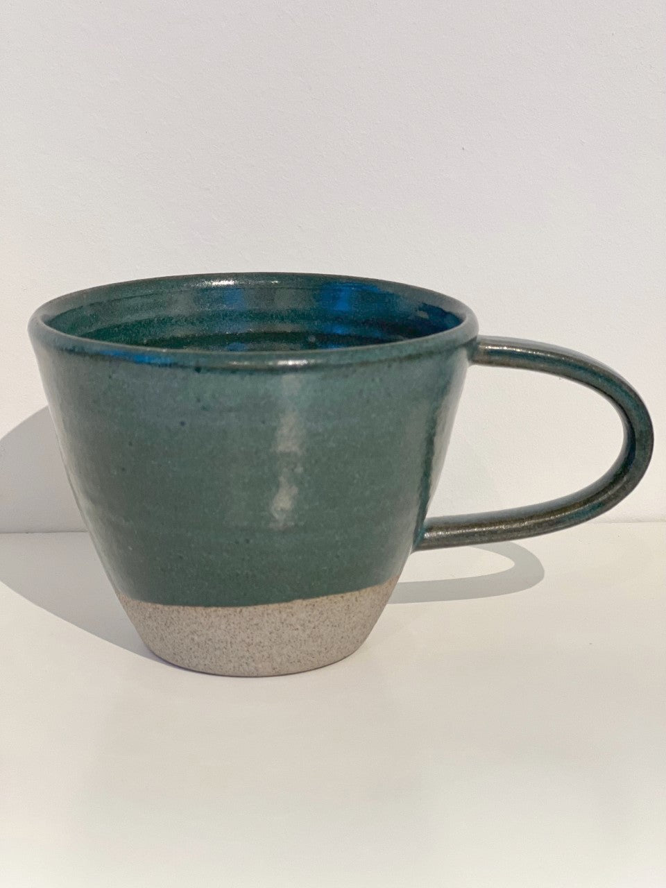 Cappucino Cup grøn på gråt ler